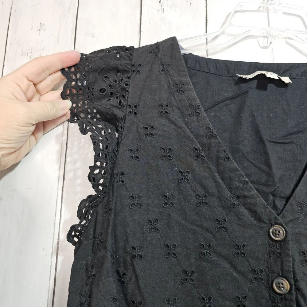 Ann Taylor LOFT Women's Black Eyelet V-neck Sleeveless Short Mini Dress Size 12. - Picture 4 of 7